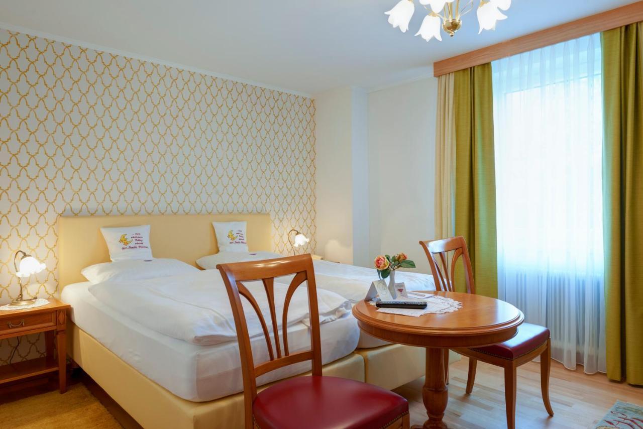Gasthof Hametner Mit Innviertlerhof Mit Direktem Zugang Zur Therme Mediterrana Durch Unseren Garten! Бад Хол Екстериор снимка