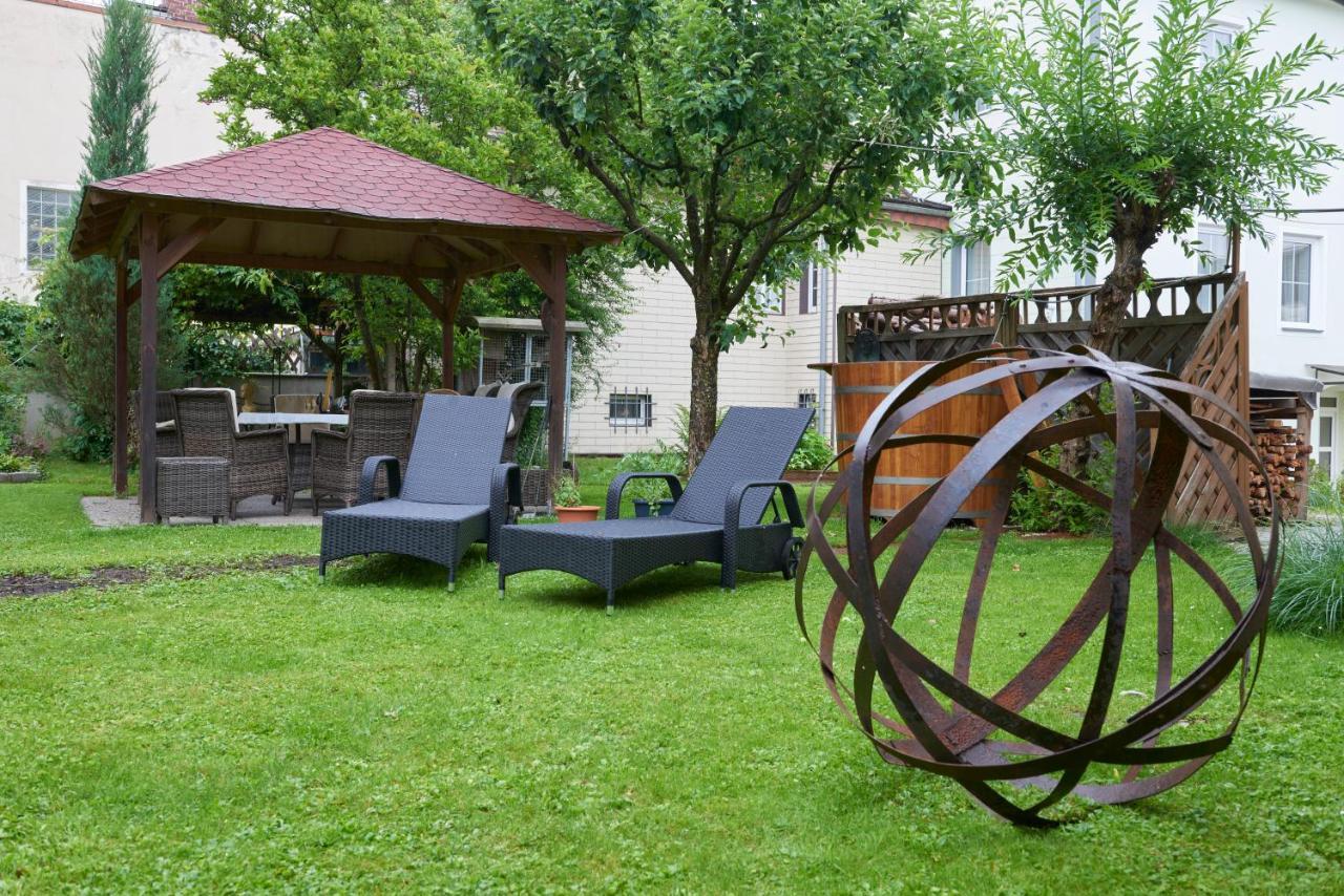 Gasthof Hametner Mit Innviertlerhof Mit Direktem Zugang Zur Therme Mediterrana Durch Unseren Garten! Бад Хол Екстериор снимка