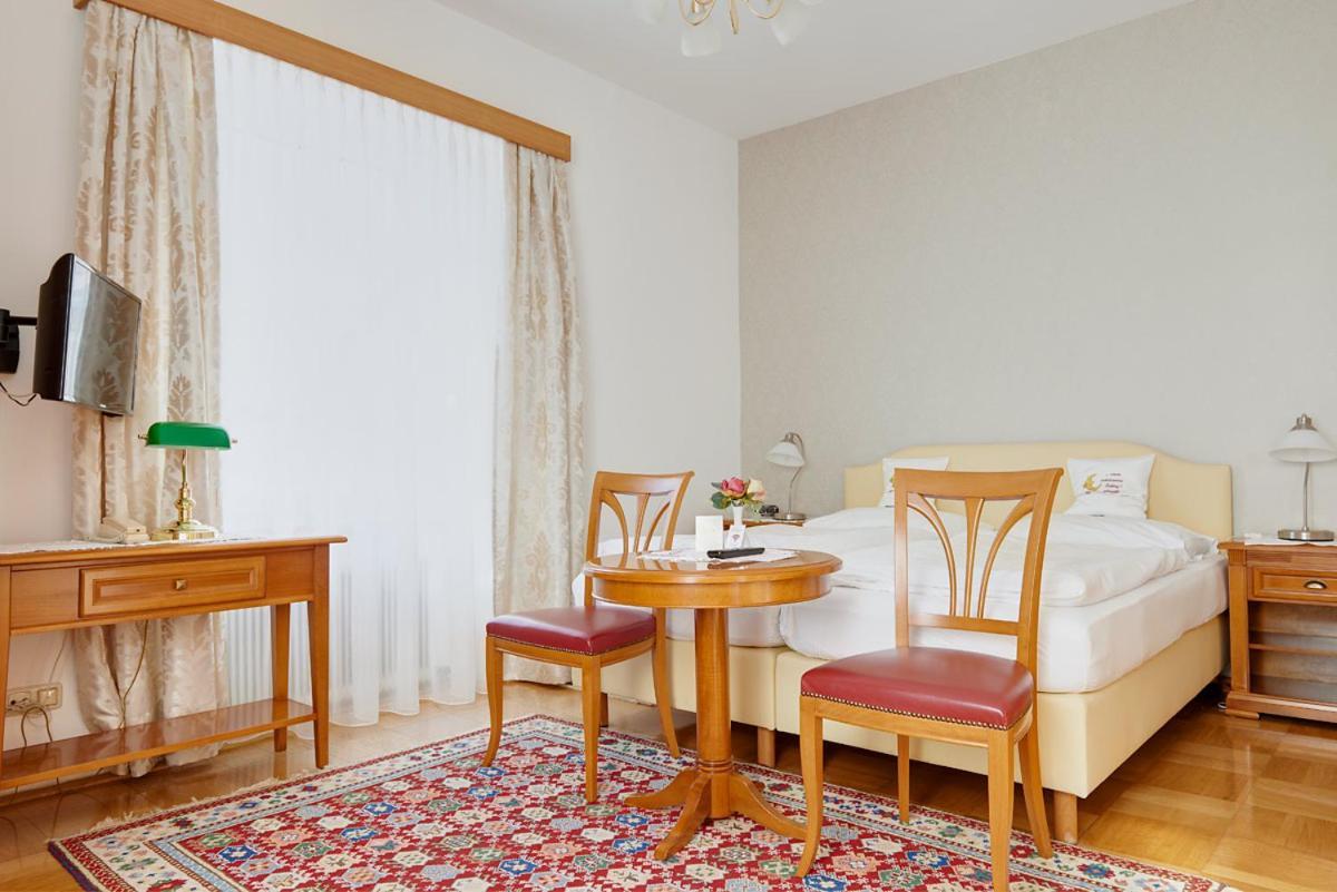 Gasthof Hametner Mit Innviertlerhof Mit Direktem Zugang Zur Therme Mediterrana Durch Unseren Garten! Бад Хол Екстериор снимка